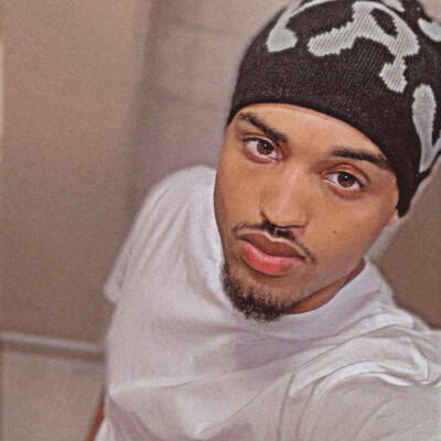 Mahad  zoekt een Kamer / Appartement in Almere